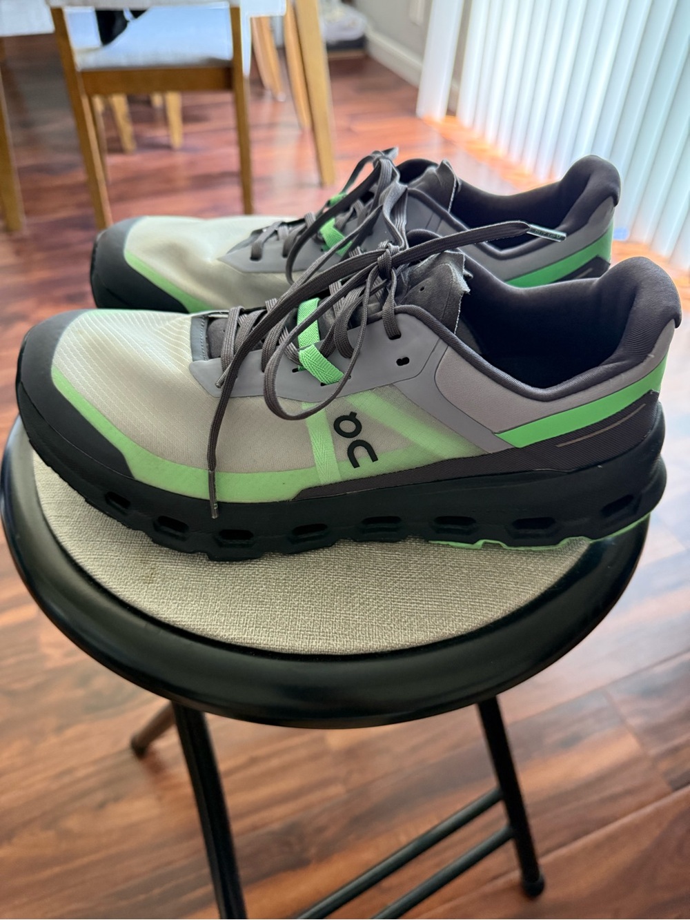 On Running Cloud Vista 2 Men's Athletic Shoes - Light Gray - Picture 4 of 9